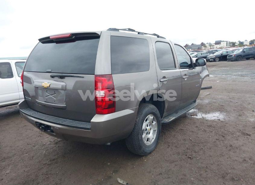 Photo 4 of 2013 Chevrolet Tahoe LS (VIN 1GNSCAE06DR105066)