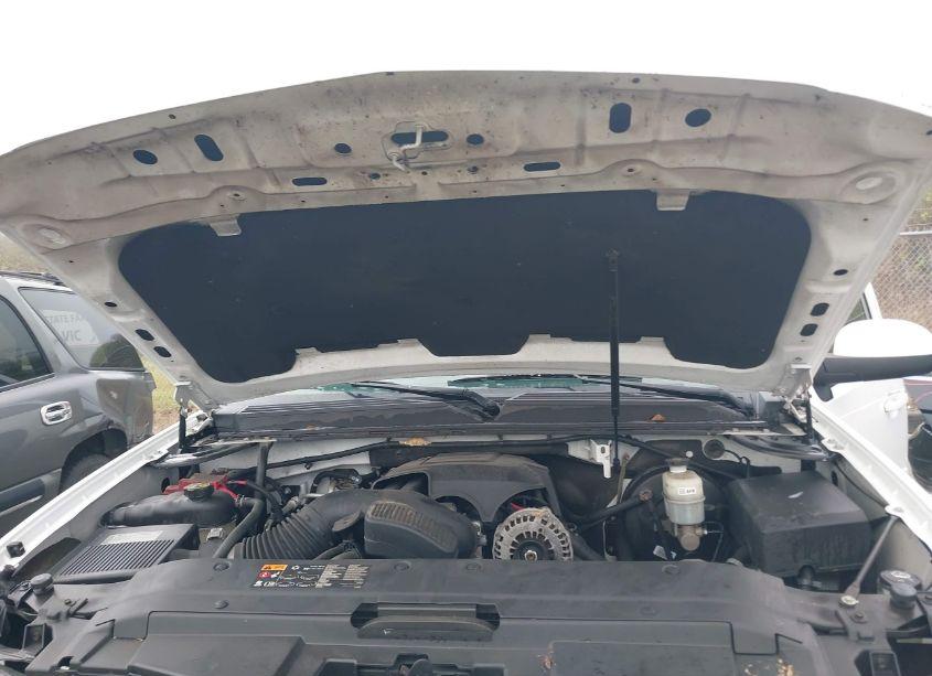 Photo 10 of 2014 Chevrolet Tahoe LS (VIN 1GNSCAE07ER155279)