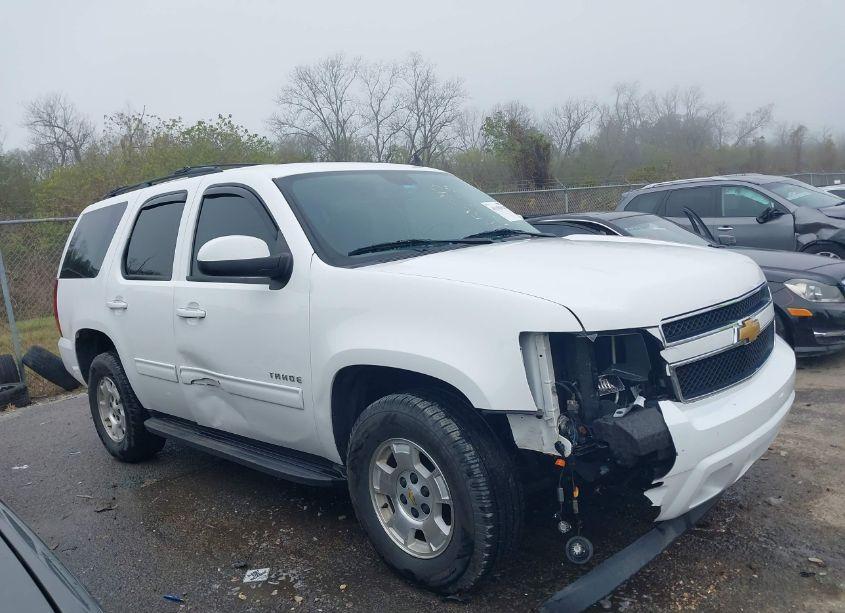 Photo 13 of 2014 Chevrolet Tahoe LS (VIN 1GNSCAE07ER155279)