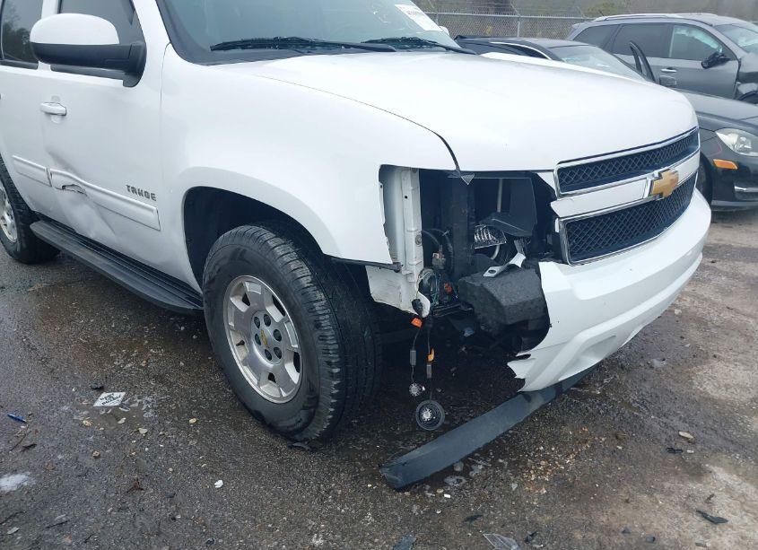 Photo 6 of 2014 Chevrolet Tahoe LS (VIN 1GNSCAE07ER155279)