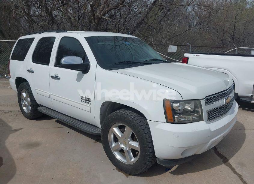 2014 Chevrolet Tahoe LS (VIN 1GNSCAE07ER245421) main photo