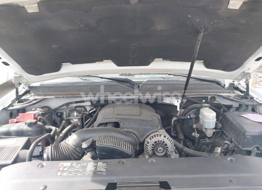 Photo 10 of 2014 Chevrolet Tahoe LS (VIN 1GNSCAE07ER245421)