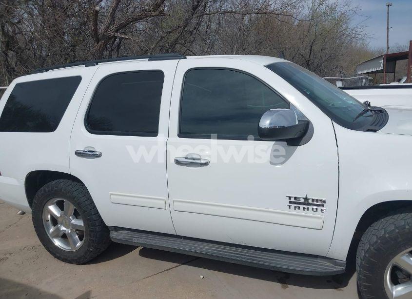 Photo 13 of 2014 Chevrolet Tahoe LS (VIN 1GNSCAE07ER245421)