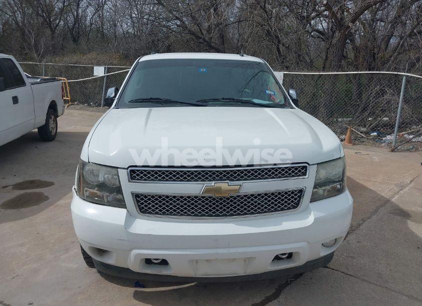 Photo 6 of 2014 Chevrolet Tahoe LS (VIN 1GNSCAE07ER245421)