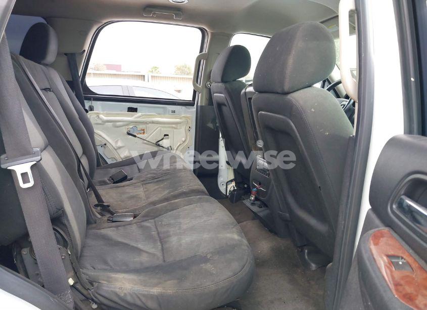 Photo 8 of 2011 Chevrolet Tahoe LS (VIN 1GNSCAE08BR380886)