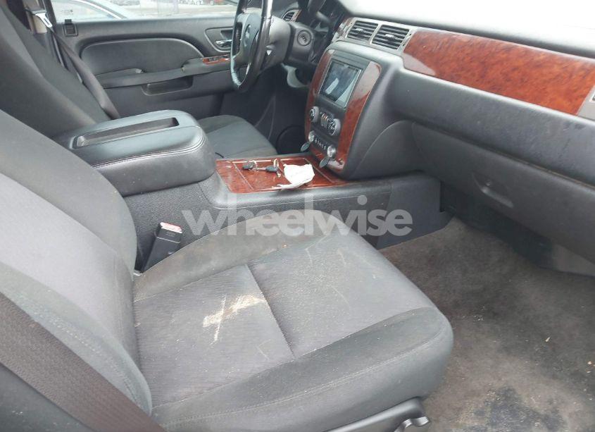 Photo 5 of 2012 Chevrolet Tahoe LS (VIN 1GNSCAE08CR308779)