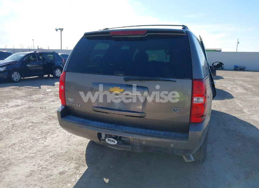 Photo 16 of 2014 Chevrolet Tahoe LS (VIN 1GNSCAE08ER191689)