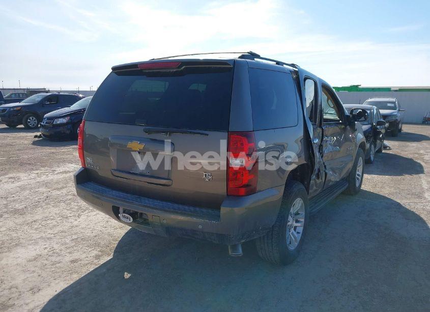 Photo 4 of 2014 Chevrolet Tahoe LS (VIN 1GNSCAE08ER191689)