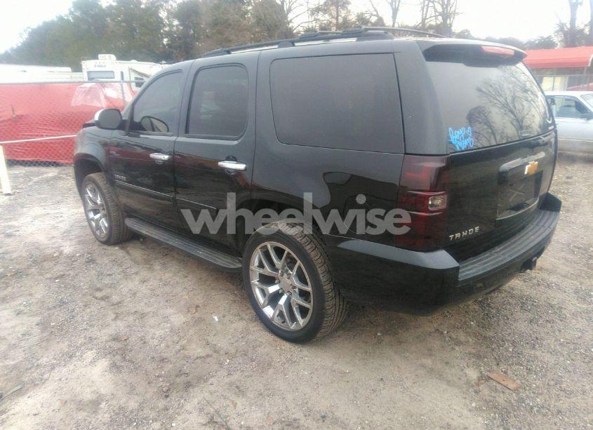 Photo 3 of 2014 Chevrolet Tahoe LS (VIN 1GNSCAE0XER122406)