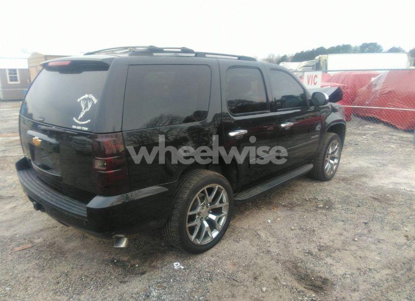 Photo 4 of 2014 Chevrolet Tahoe LS (VIN 1GNSCAE0XER122406)