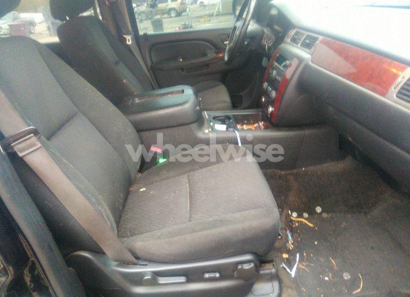 Photo 5 of 2014 Chevrolet Tahoe LS (VIN 1GNSCAE0XER122406)