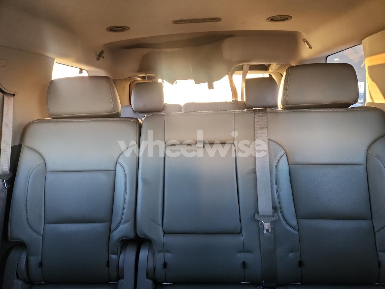 Photo 10 of 2016 CHEVROLET TAHOE C1500 LS (VIN 1GNSCAEC7GR264970)