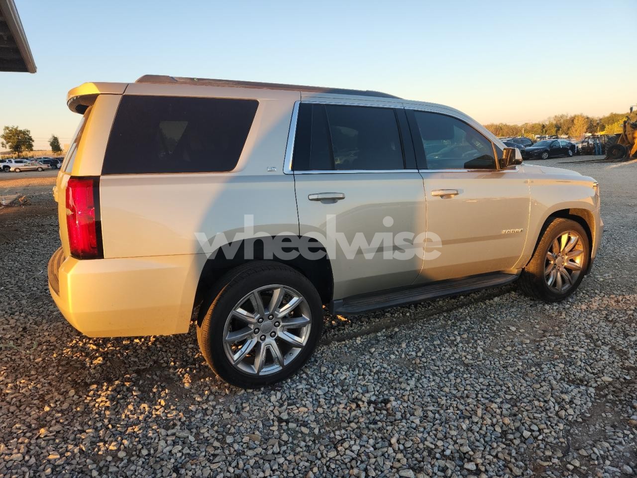 Photo 3 of 2016 CHEVROLET TAHOE C1500 LS (VIN 1GNSCAEC7GR264970)