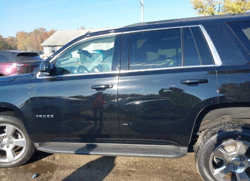 Photo 14 of 2017 Chevrolet Tahoe LS (VIN 1GNSCAKC1HR323954)