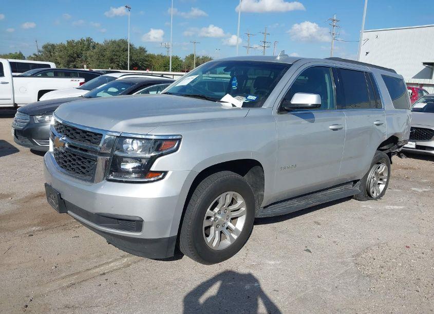 Photo 2 of 2018 Chevrolet Tahoe LS (VIN 1GNSCAKC3JR135944)