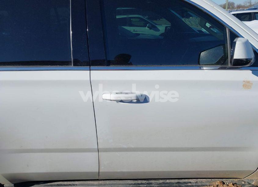 Photo 13 of 2019 Chevrolet Tahoe LS (VIN 1GNSCAKC3KR238217)