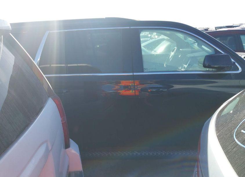 Photo 12 of 2019 Chevrolet Tahoe LS (VIN 1GNSCAKC4KR252563)