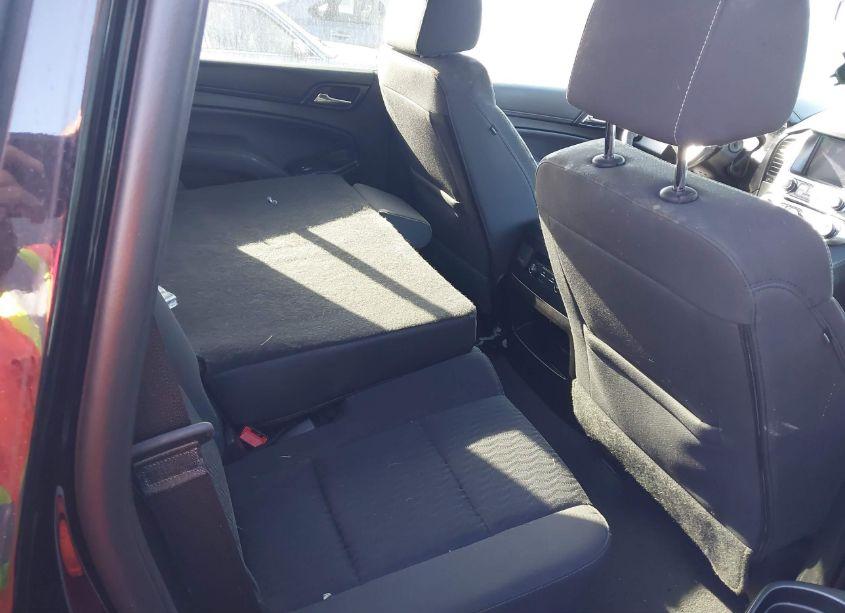 Photo 8 of 2019 Chevrolet Tahoe LS (VIN 1GNSCAKC4KR252563)