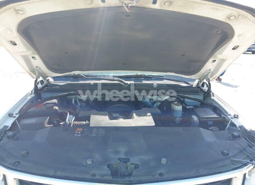 Photo 10 of 2015 Chevrolet Tahoe LS (VIN 1GNSCAKC7FR505378)