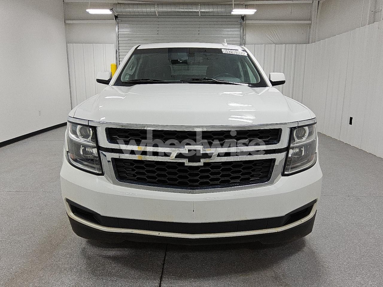 Photo 5 of 2019 CHEVROLET TAHOE C1500 LS (VIN 1GNSCAKC7KR212591)