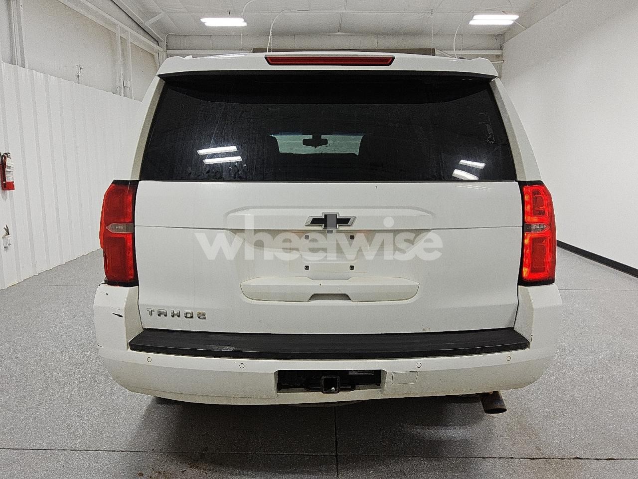 Photo 6 of 2019 CHEVROLET TAHOE C1500 LS (VIN 1GNSCAKC7KR212591)