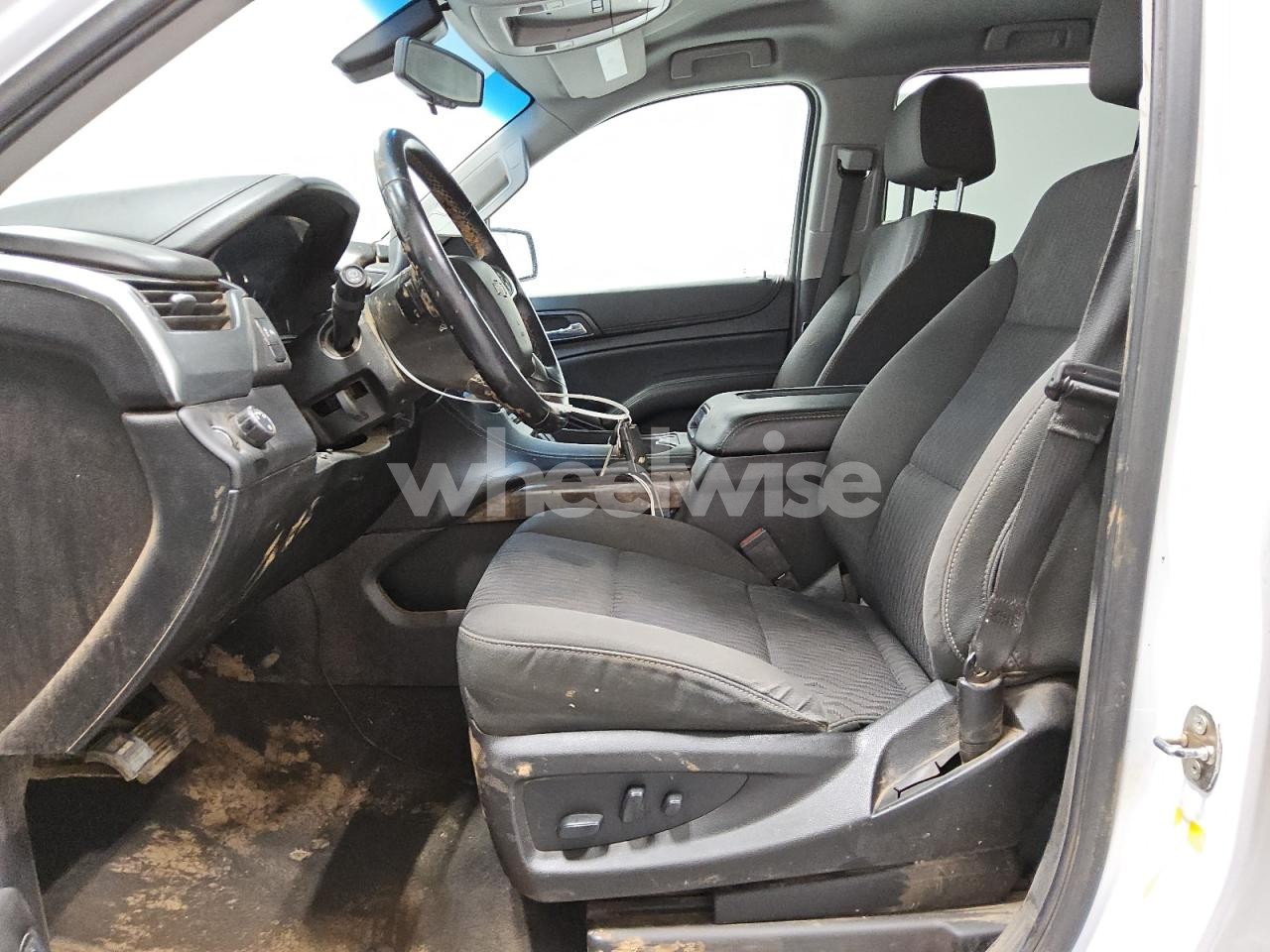 Photo 7 of 2019 CHEVROLET TAHOE C1500 LS (VIN 1GNSCAKC7KR212591)