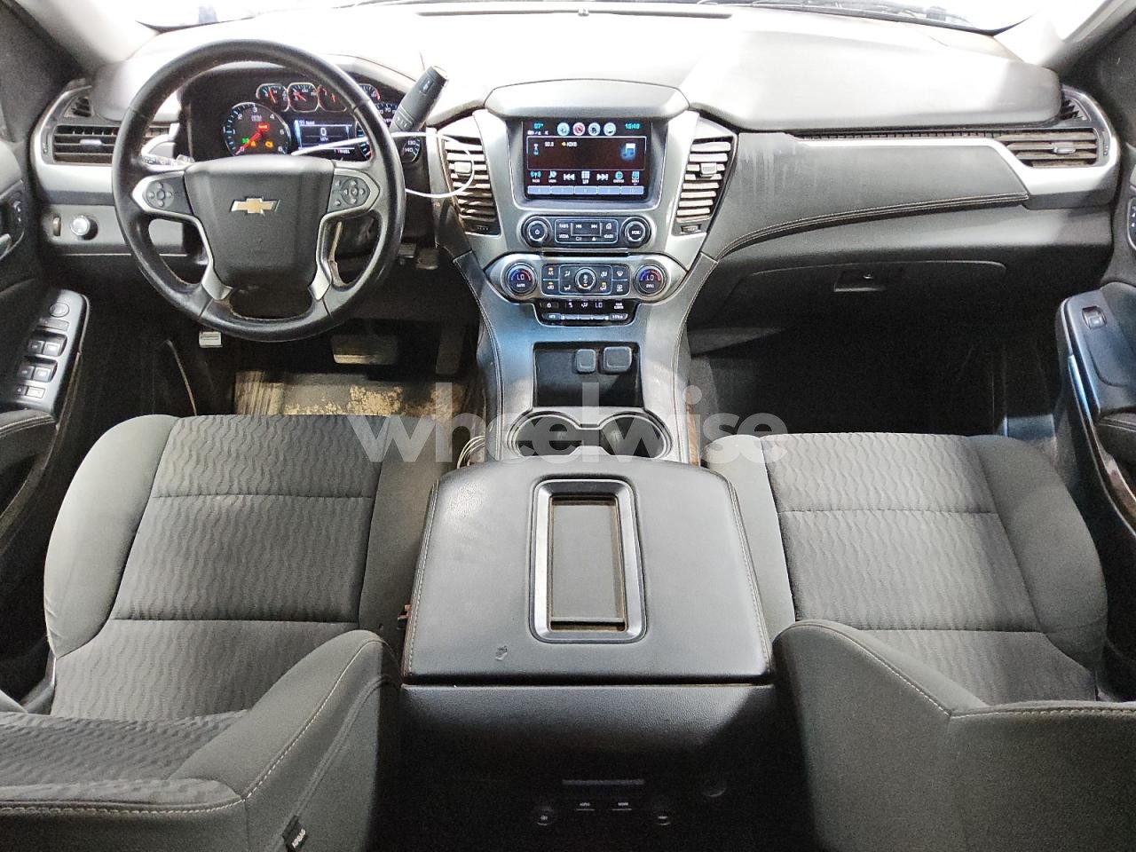 Photo 8 of 2019 CHEVROLET TAHOE C1500 LS (VIN 1GNSCAKC7KR212591)