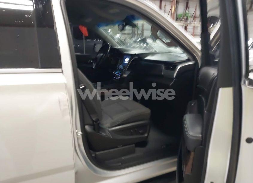 Photo 5 of 2019 Chevrolet Tahoe LS (VIN 1GNSCAKC7KR218892)