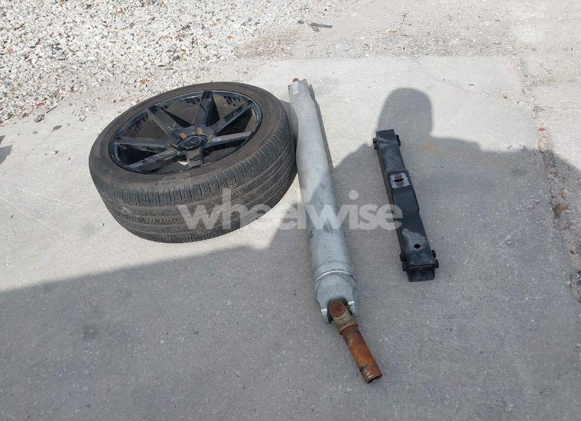 Photo 12 of 2017 Chevrolet Tahoe LS (VIN 1GNSCAKC9HR281906)