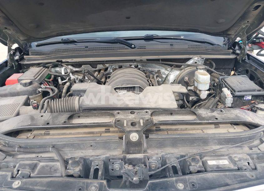 Photo 10 of 2018 Chevrolet Tahoe LS (VIN 1GNSCAKCXJR127730)