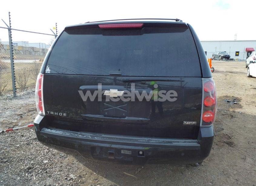 Photo 16 of 2011 Chevrolet Tahoe LT (VIN 1GNSCBE00BR385098)