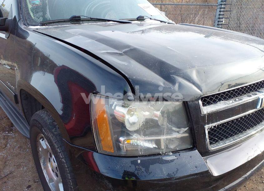 Photo 6 of 2011 Chevrolet Tahoe LT (VIN 1GNSCBE00BR385098)