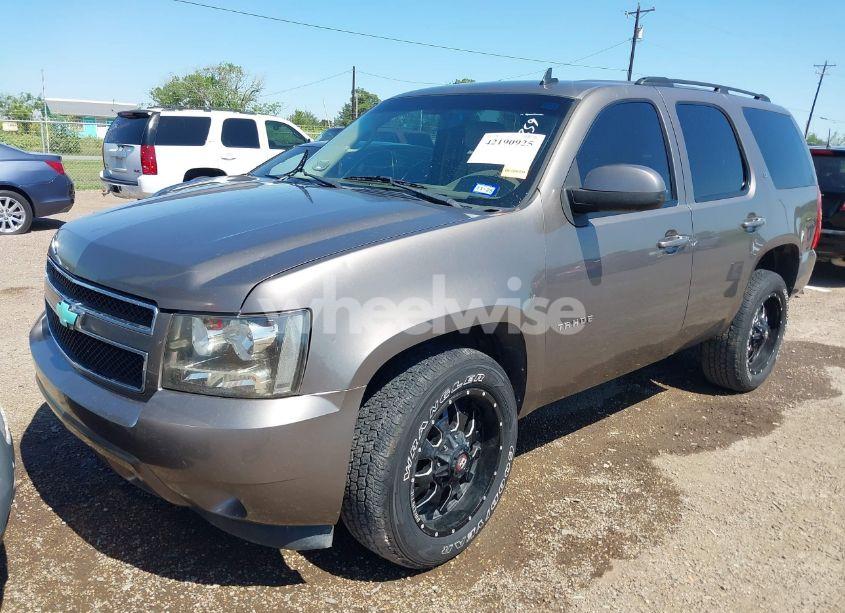 Photo 2 of 2012 Chevrolet Tahoe LT (VIN 1GNSCBE00CR105259)