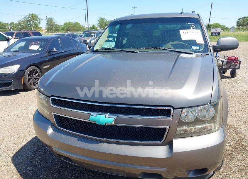 Photo 6 of 2012 Chevrolet Tahoe LT (VIN 1GNSCBE00CR105259)