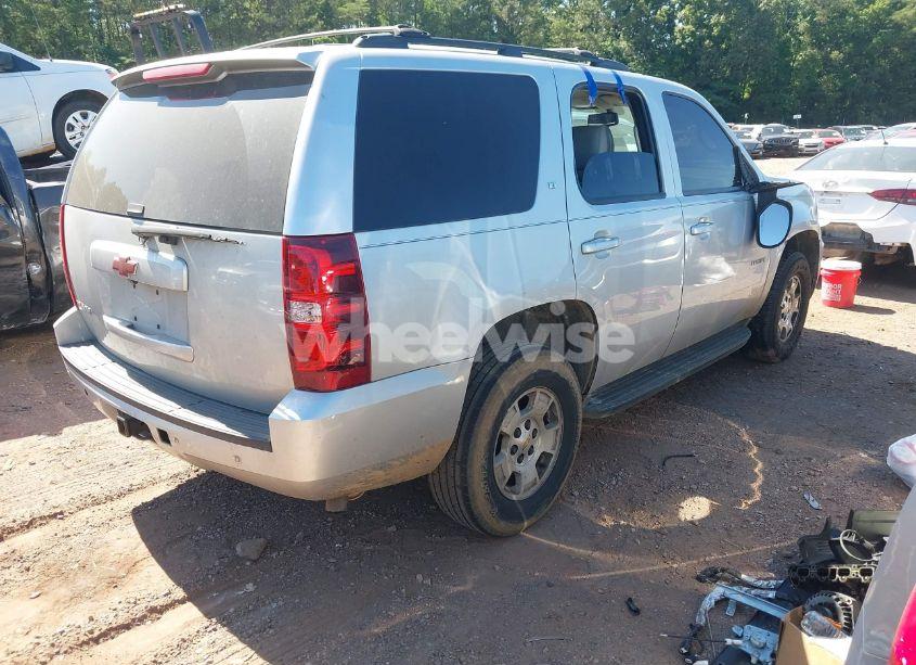 Photo 4 of 2014 Chevrolet Tahoe LT (VIN 1GNSCBE00ER147899)