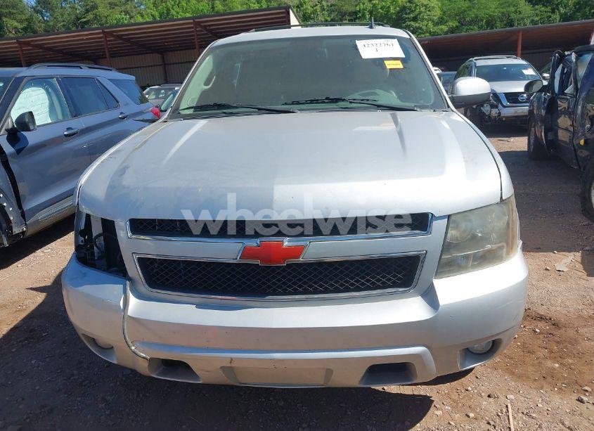 Photo 6 of 2014 Chevrolet Tahoe LT (VIN 1GNSCBE00ER147899)