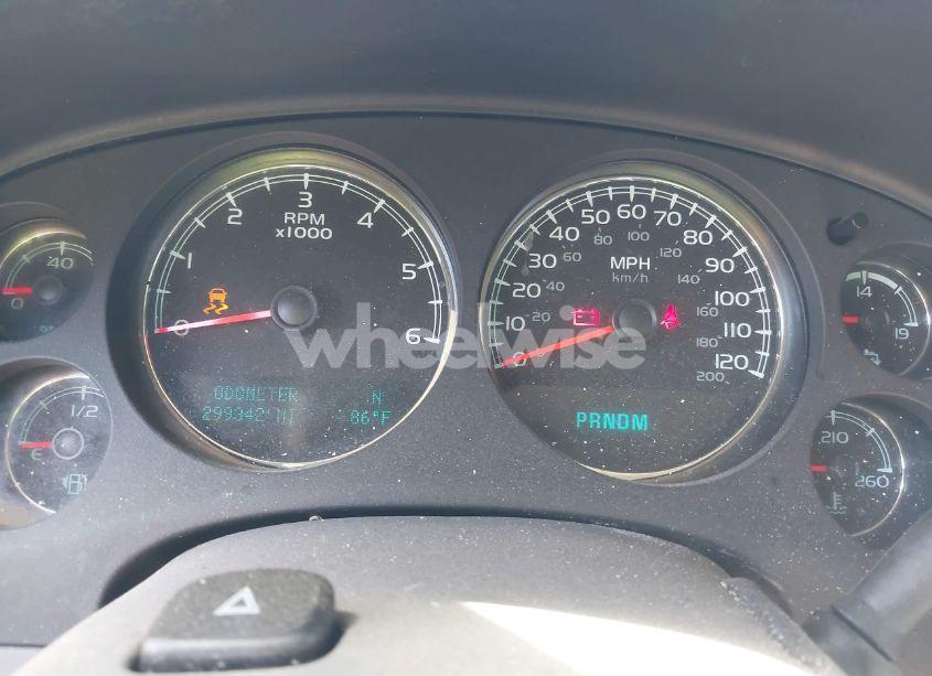 Photo 7 of 2014 Chevrolet Tahoe LT (VIN 1GNSCBE00ER147899)