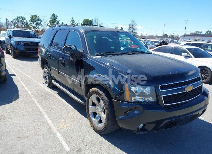 2014 Chevrolet Tahoe LT (VIN 1GNSCBE00ER199727) main photo