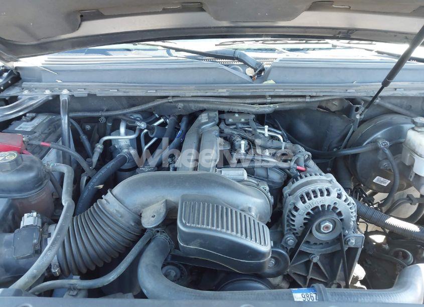 Photo 10 of 2014 Chevrolet Tahoe LT (VIN 1GNSCBE00ER199727)