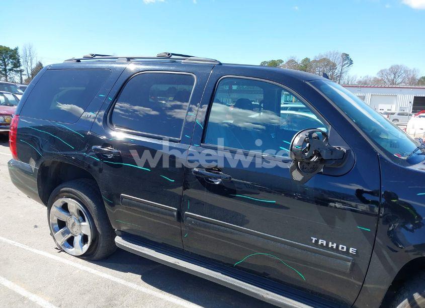 Photo 13 of 2014 Chevrolet Tahoe LT (VIN 1GNSCBE00ER199727)