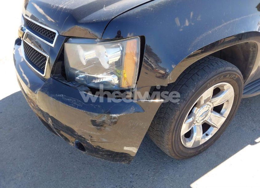 Photo 18 of 2014 Chevrolet Tahoe LT (VIN 1GNSCBE00ER199727)