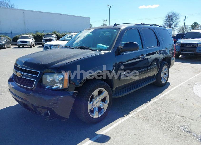 Photo 2 of 2014 Chevrolet Tahoe LT (VIN 1GNSCBE00ER199727)