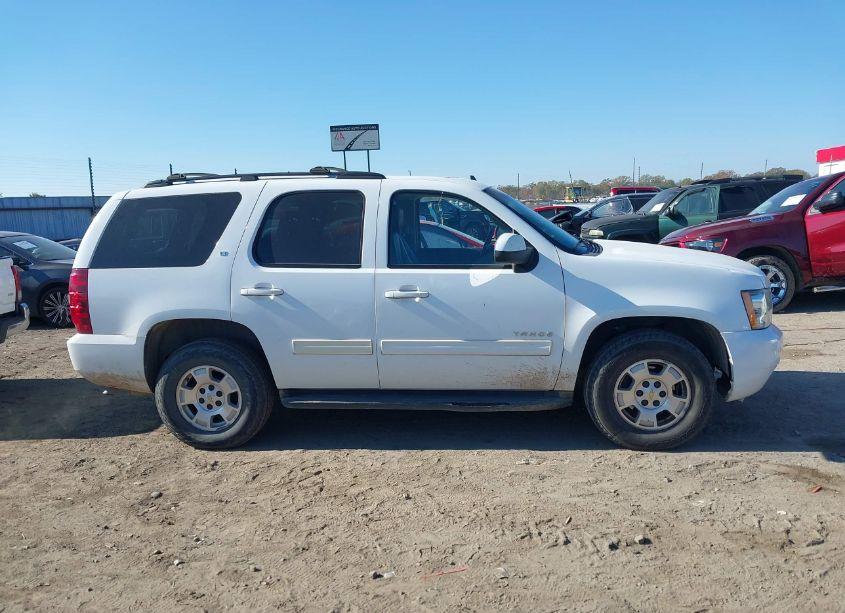 Photo 13 of 2014 Chevrolet Tahoe LT (VIN 1GNSCBE00ER230510)