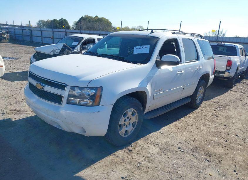 Photo 2 of 2014 Chevrolet Tahoe LT (VIN 1GNSCBE00ER230510)