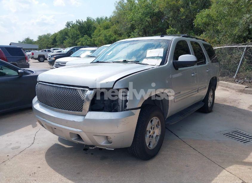 Photo 2 of 2011 Chevrolet Tahoe LT (VIN 1GNSCBE01BR120741)