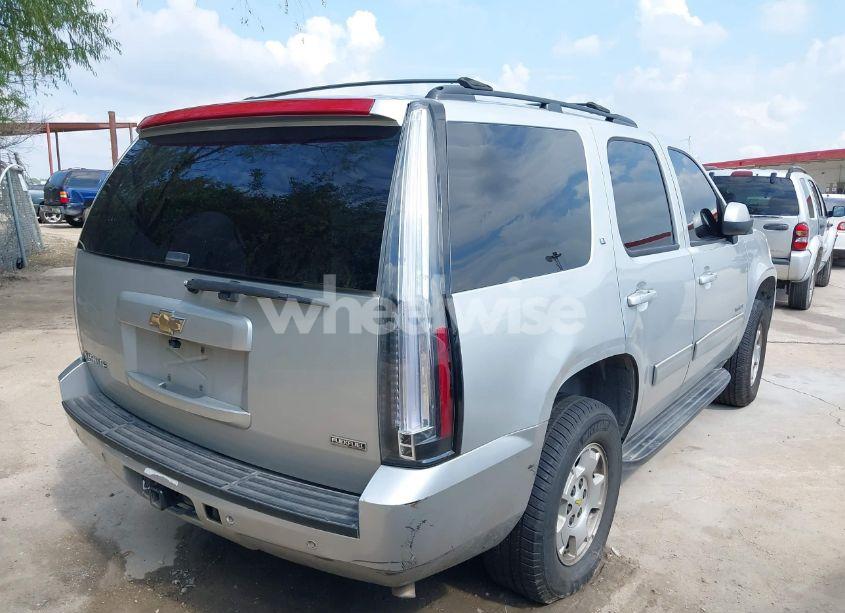 Photo 4 of 2011 Chevrolet Tahoe LT (VIN 1GNSCBE01BR120741)