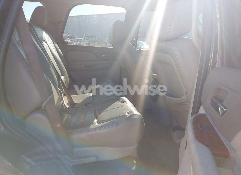 Photo 8 of 2011 Chevrolet Tahoe LT (VIN 1GNSCBE01BR190241)