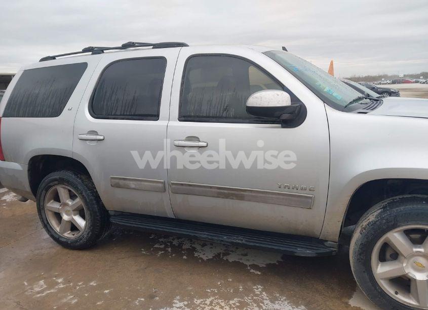Photo 13 of 2011 Chevrolet Tahoe LT (VIN 1GNSCBE01BR197836)