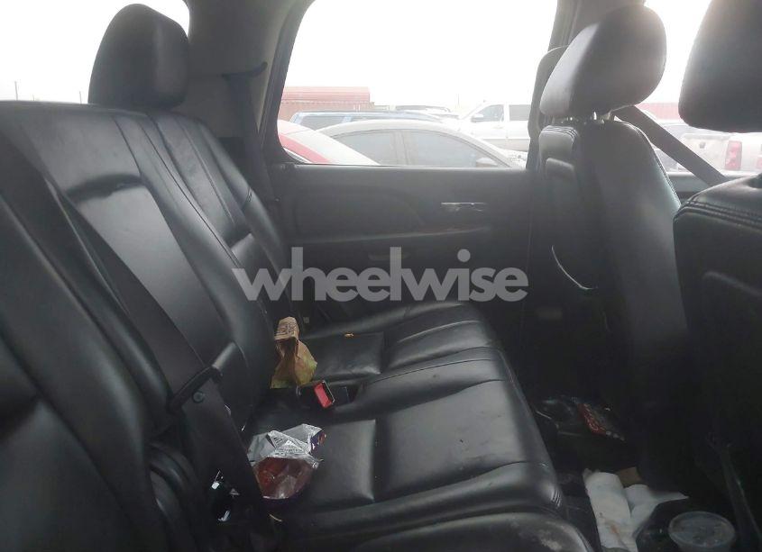 Photo 8 of 2011 Chevrolet Tahoe LT (VIN 1GNSCBE01BR197836)