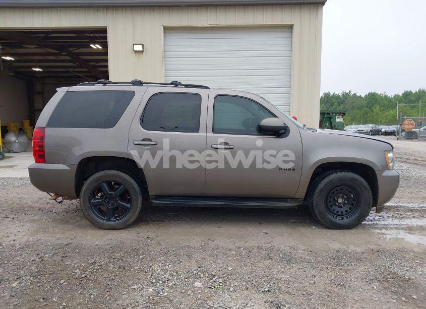 Photo 13 of 2012 Chevrolet Tahoe LT (VIN 1GNSCBE01CR123298)